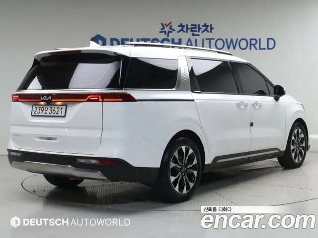 Kia Carnival Generation 4 — Фото автомобиля 2
