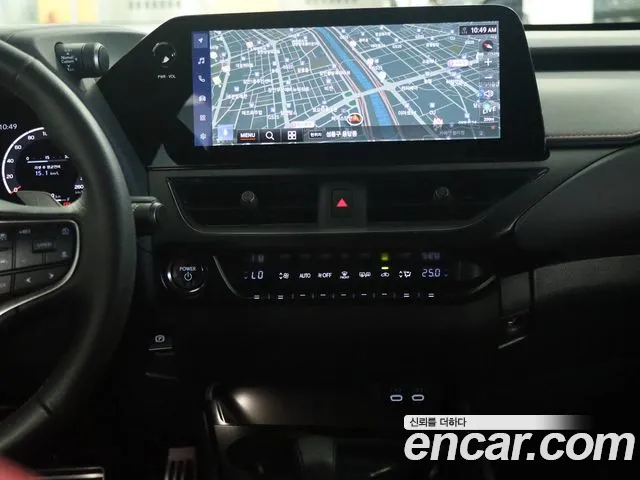 Lexus UX — Фото автомобиля 7