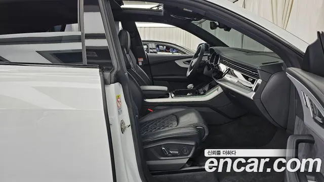 Audi Q8 55 TFSI quattro Premium — Фото автомобиля 11