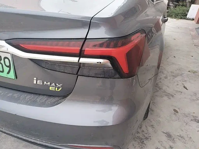 Roewe i6 MAX EV — Фото автомобиля 7