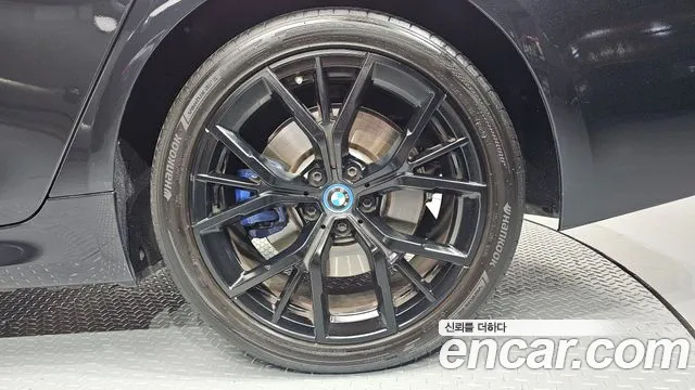 BMW 5 Series G30 — Фото автомобиля 6