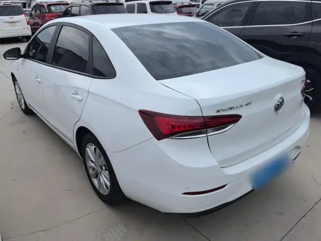 Buick Excelle — Фото автомобиля 4