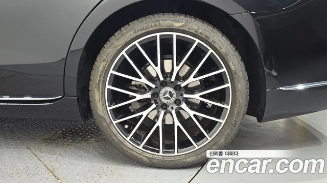 Mercedes-Benz S-Class — Фото автомобиля 18