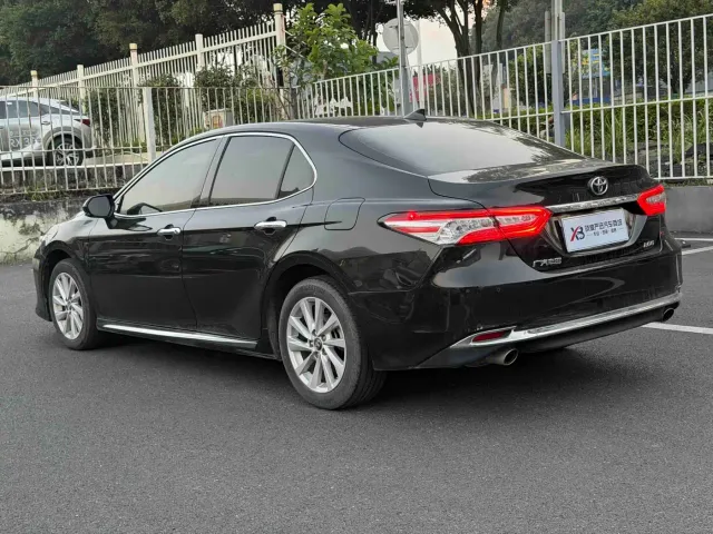 Toyota Camry — Фото автомобиля 5