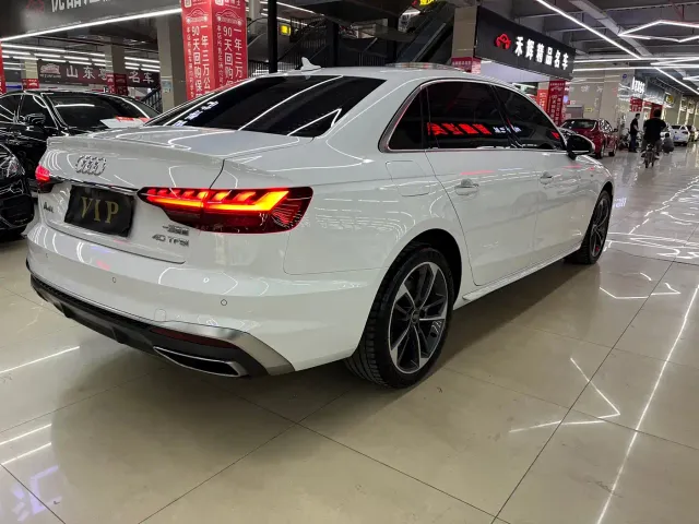Audi A4L — Фото автомобиля 12