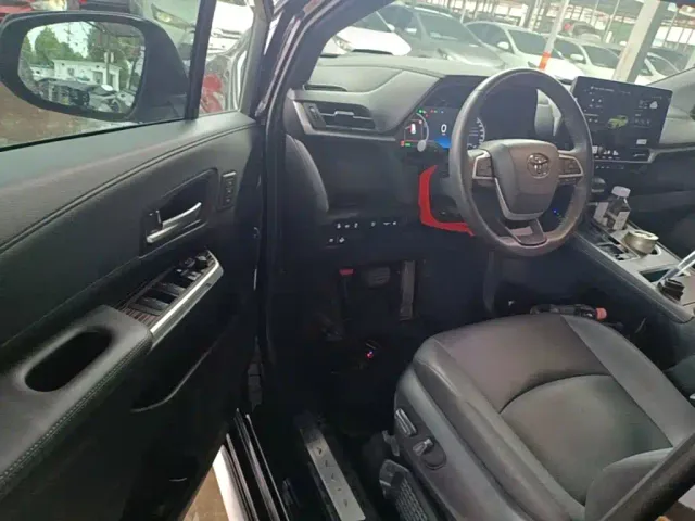 Toyota Granvia — Фото автомобиля 15
