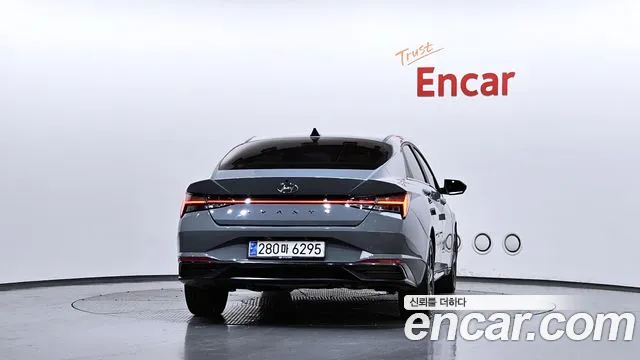 Hyundai AVANTE Avante (CN7) — Фото автомобиля 4