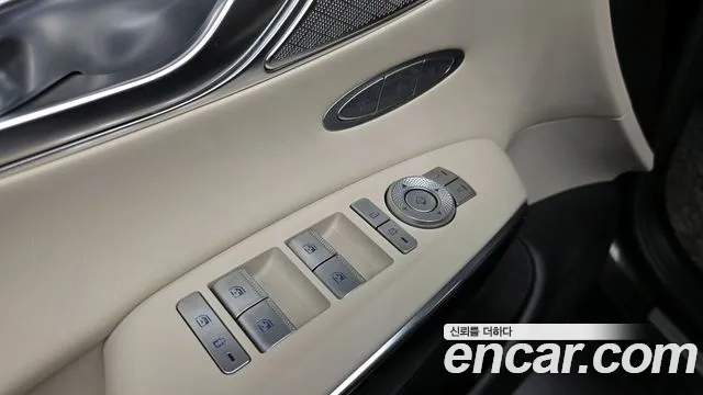 Genesis GV70 2.5T Бензин 2WD — Фото автомобиля 28