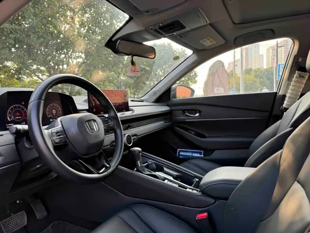 Honda Accord — Фото автомобиля 10