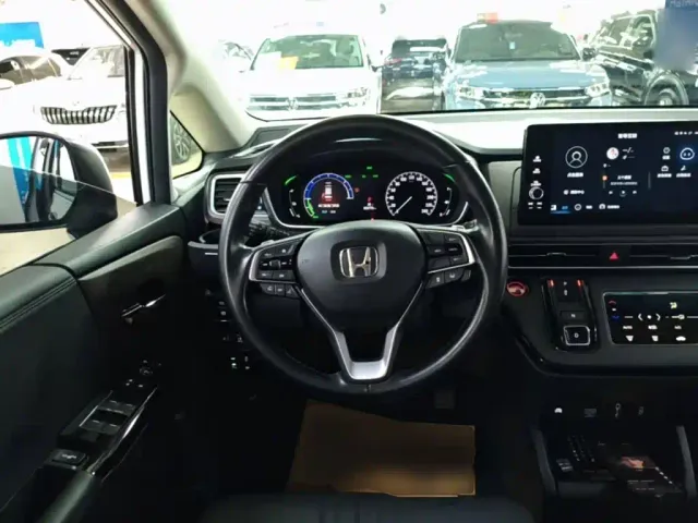 Honda Odyssey — Фото автомобиля 10