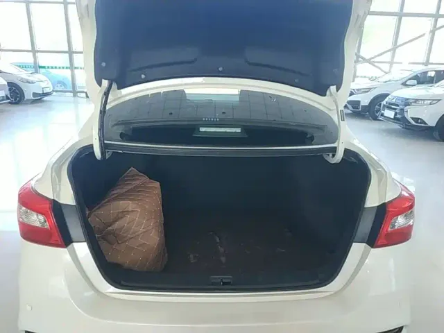 Nissan Sylphy — Фото автомобиля 18