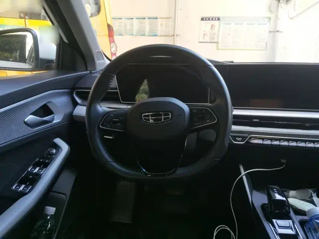 Geely Binrui — Фото автомобиля 6