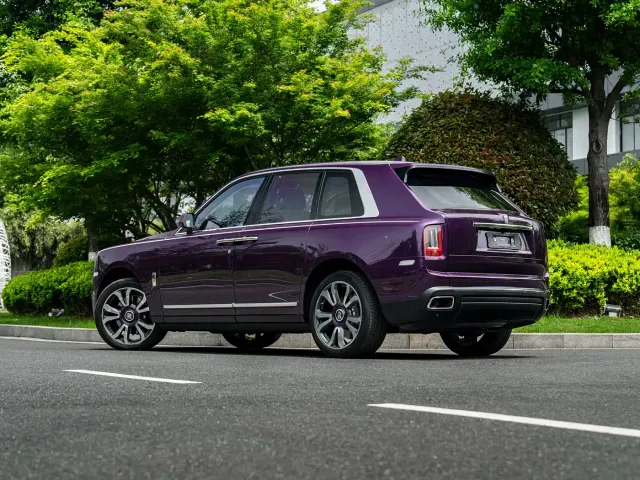 Rolls-Royce Cullinan — Фото автомобиля 18