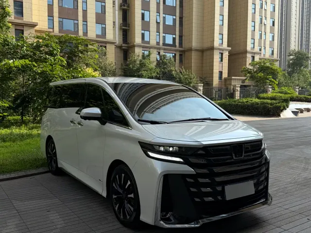 Toyota Vellfire — Фото автомобиля 4