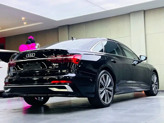 Audi A6L — Фото автомобиля 4