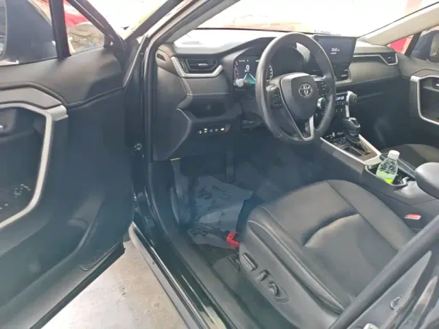 Toyota RAV4 — Фото автомобиля 15