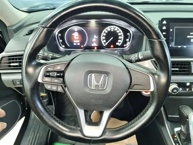 Honda Accord — Фото автомобиля 10