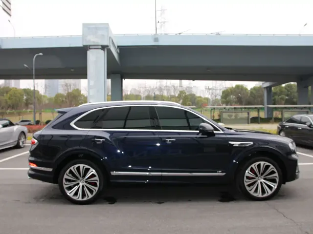 Bentley Bentayga — Фото автомобиля 7