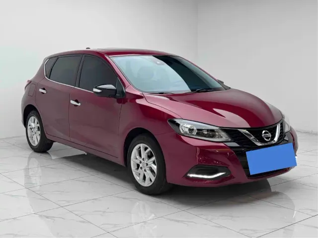 Nissan Tiida — Фото автомобиля 3