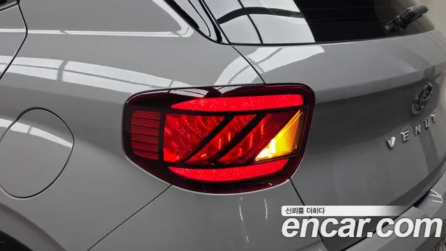 Hyundai Venue — Фото автомобиля 8