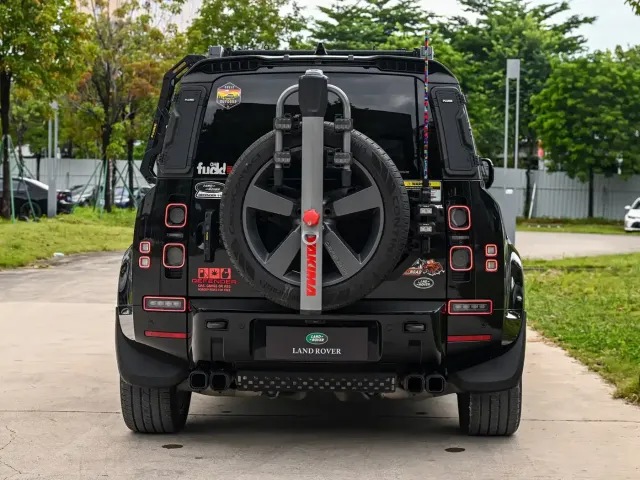 Land Rover Defender — Фото автомобиля 5