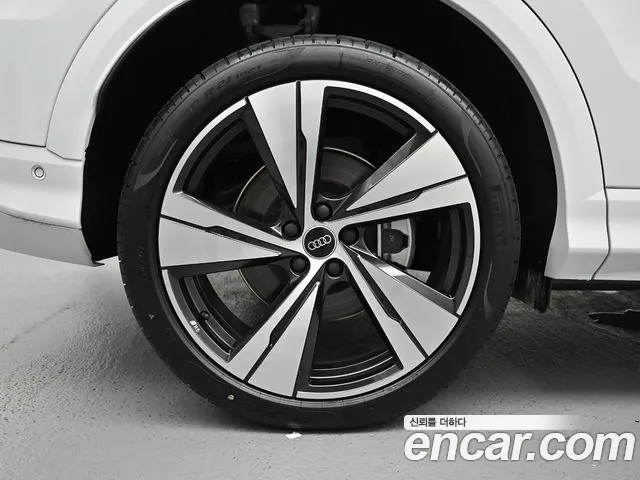 Audi Q5 45 TFSI quattro S Line — Фото автомобиля 5