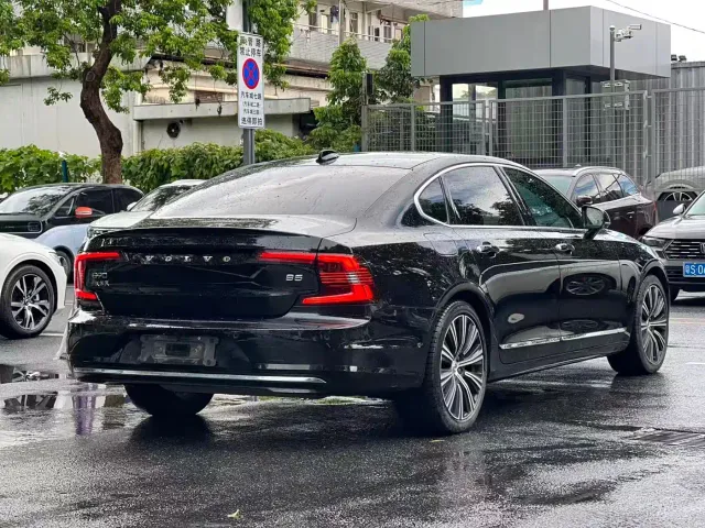 Volvo S90 — Фото автомобиля 8