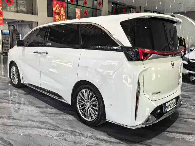 Hycan V09 — Фото автомобиля 25