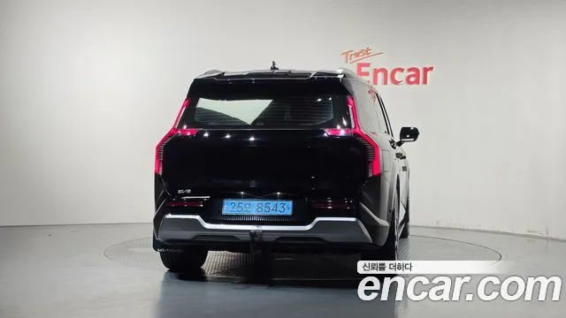 Kia EV9 — Фото автомобиля 4