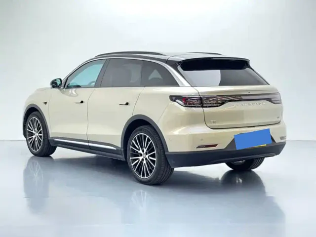 Leapmotor C11 — Фото автомобиля 6
