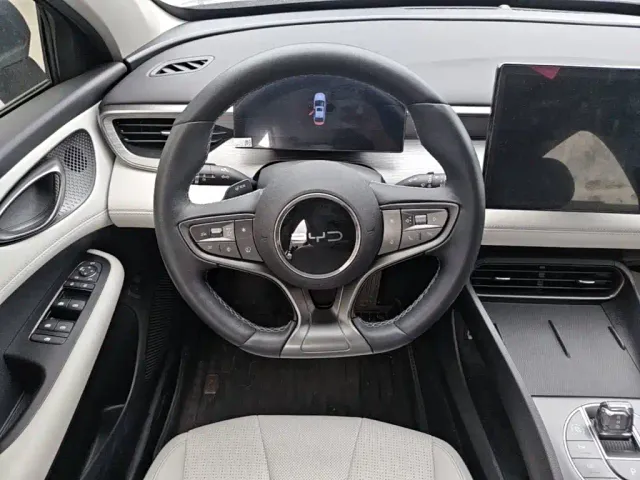 BYD Seal 05 DM-i — Фото автомобиля 14