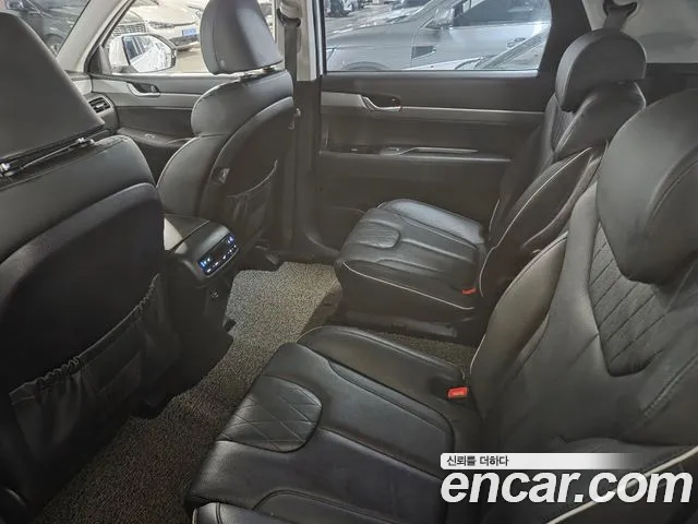 Hyundai Palisade Palisade Дизель 2.2 4WD — Фото автомобиля 17