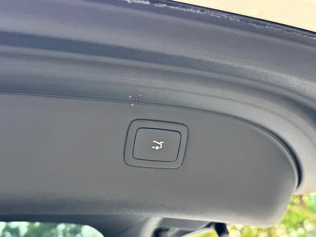 IM Motors LS6 — Фото автомобиля 21