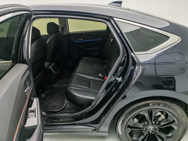 Honda Accord — Фото автомобиля 10