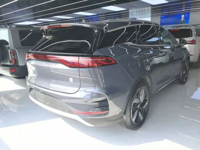 BYD Tang — Фото автомобиля 6