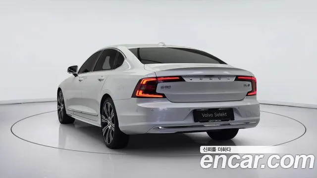 Volvo S90 — Фото автомобиля 4