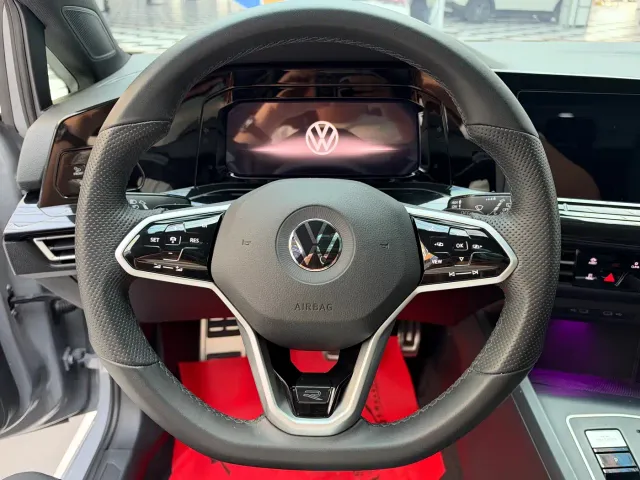 Volkswagen Golf — Фото автомобиля 11
