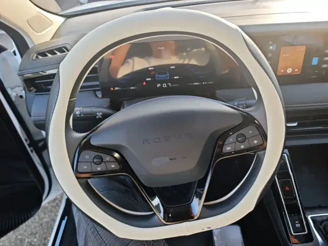 Roewe i5 — Фото автомобиля 10