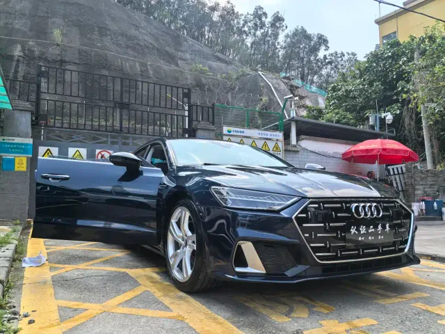 Audi A7L — Фото автомобиля 14