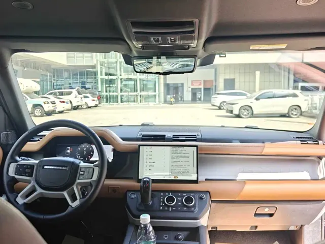 Land Rover Defender — Фото автомобиля 5