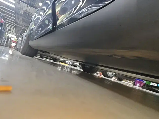 Tesla Model Y — Фото автомобиля 21