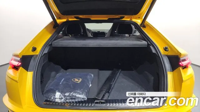 Lamborghini Urus — Фото автомобиля 15