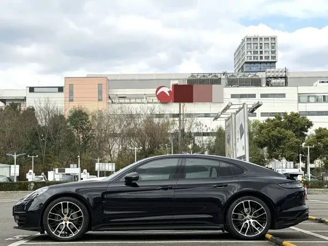 Porsche Panamera — Фото автомобиля 2