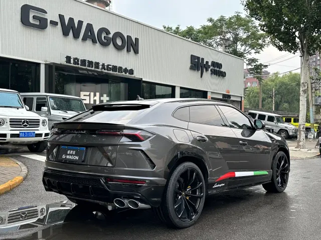 Lamborghini Urus — Фото автомобиля 3