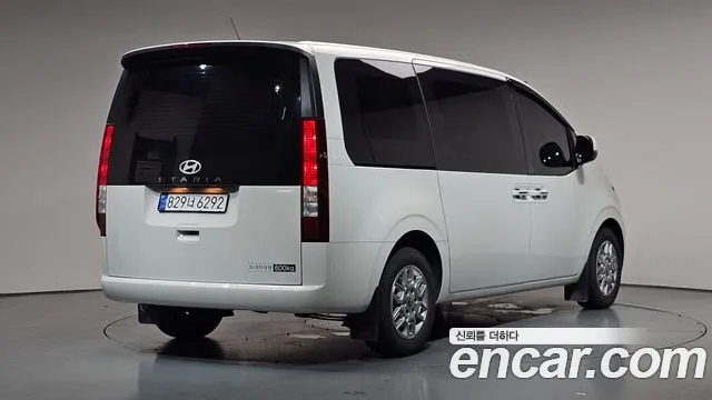 Hyundai Staria Staria — Фото автомобиля 2