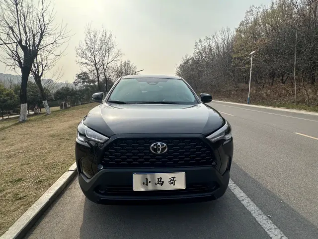 Toyota Corolla Cross — Фото автомобиля 2
