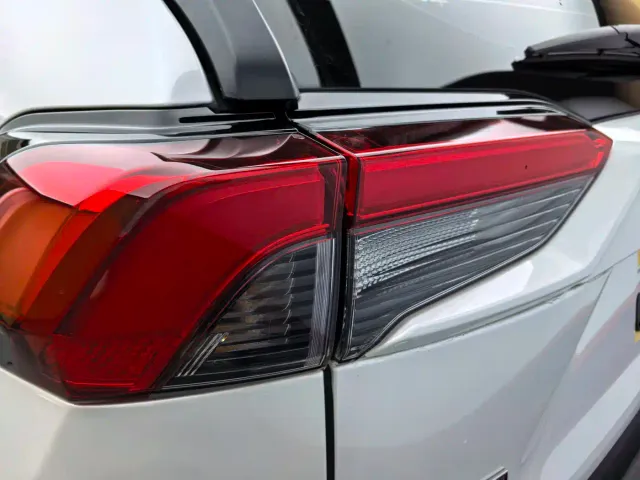 Toyota RAV4 — Фото автомобиля 21