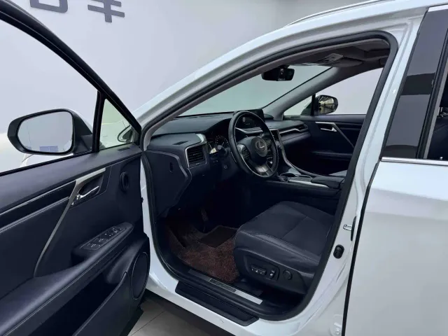 Lexus RX — Фото автомобиля 7