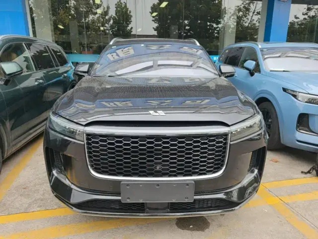 Li Auto ONE — Фото автомобиля 2