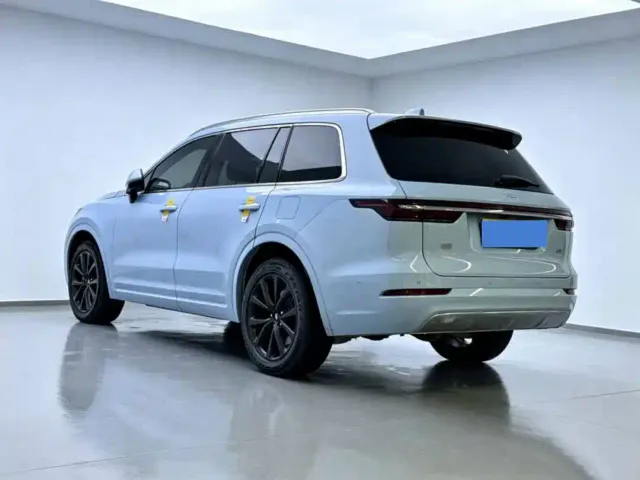 Li Auto ONE — Фото автомобиля 4